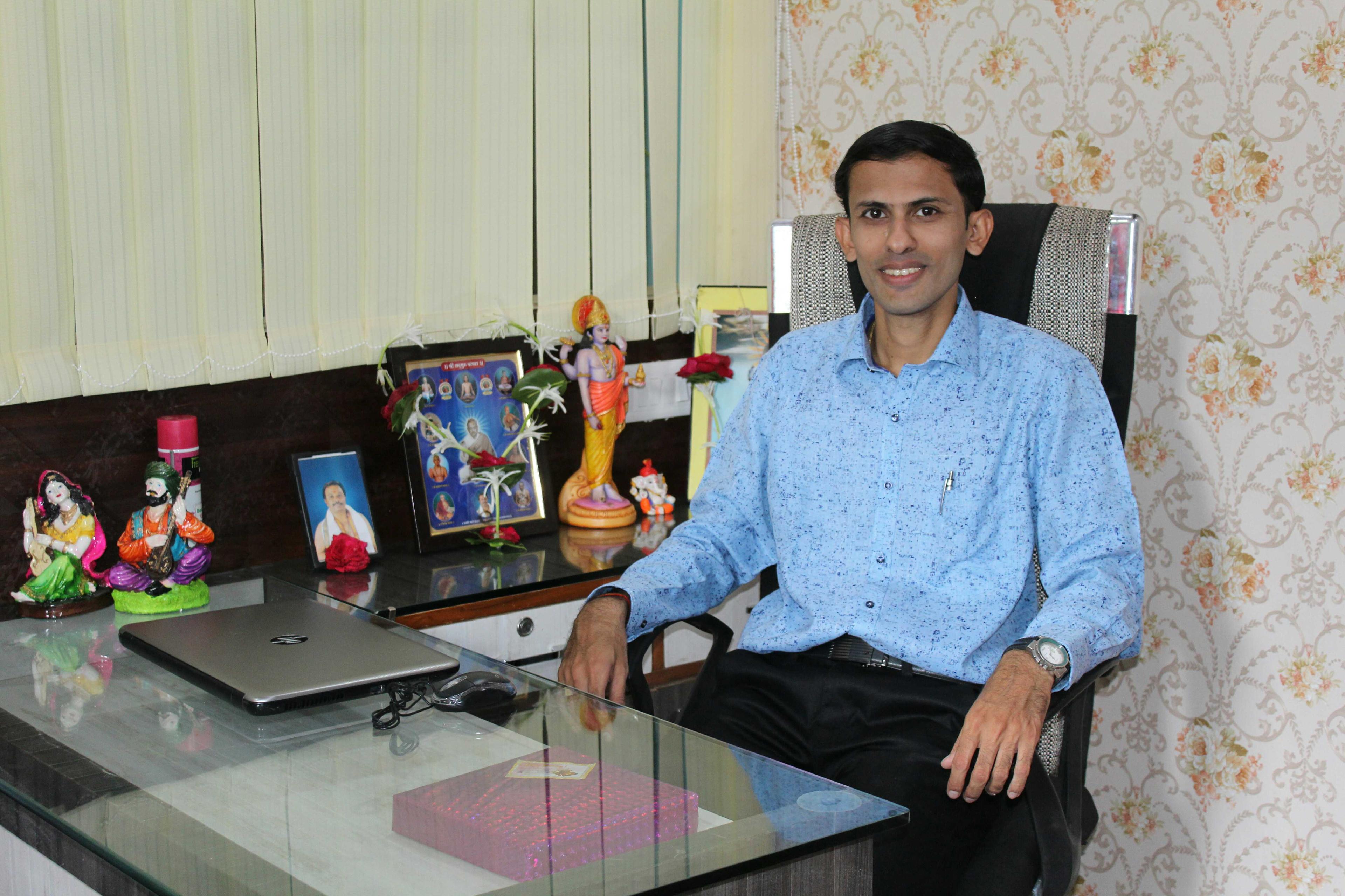 Dr. Rudresh Karhe